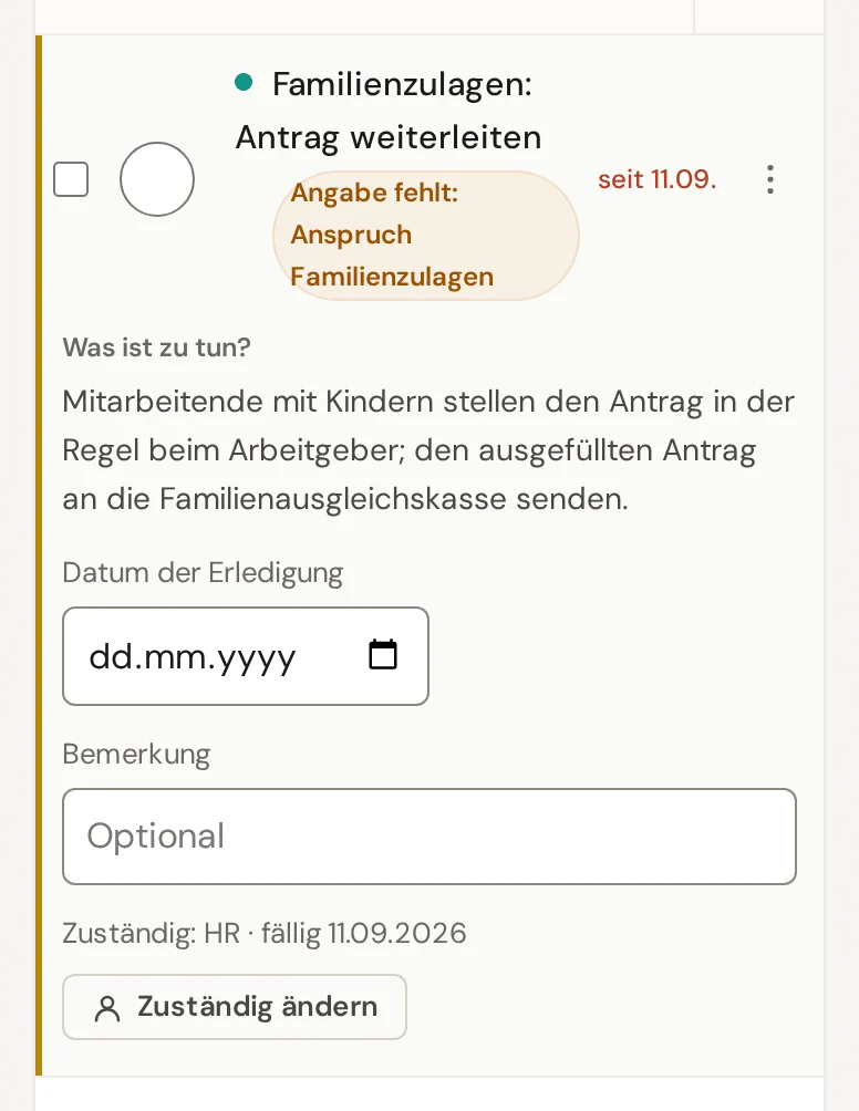 Aufgeklappte Aufgabe auf einem Handy mit Kreis, Erklärtext, Feldern und der Zeile mit Zuständigkeit und Frist