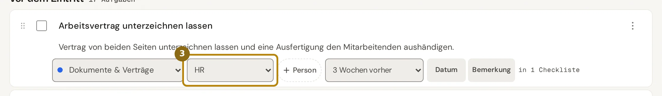 Erste Aufgabe einer Vorlage mit Titel, Erklärtext darunter, Kategorie, Zuständig, Frist und Pflichtangaben, markiert ist die Auswahl Zuständig