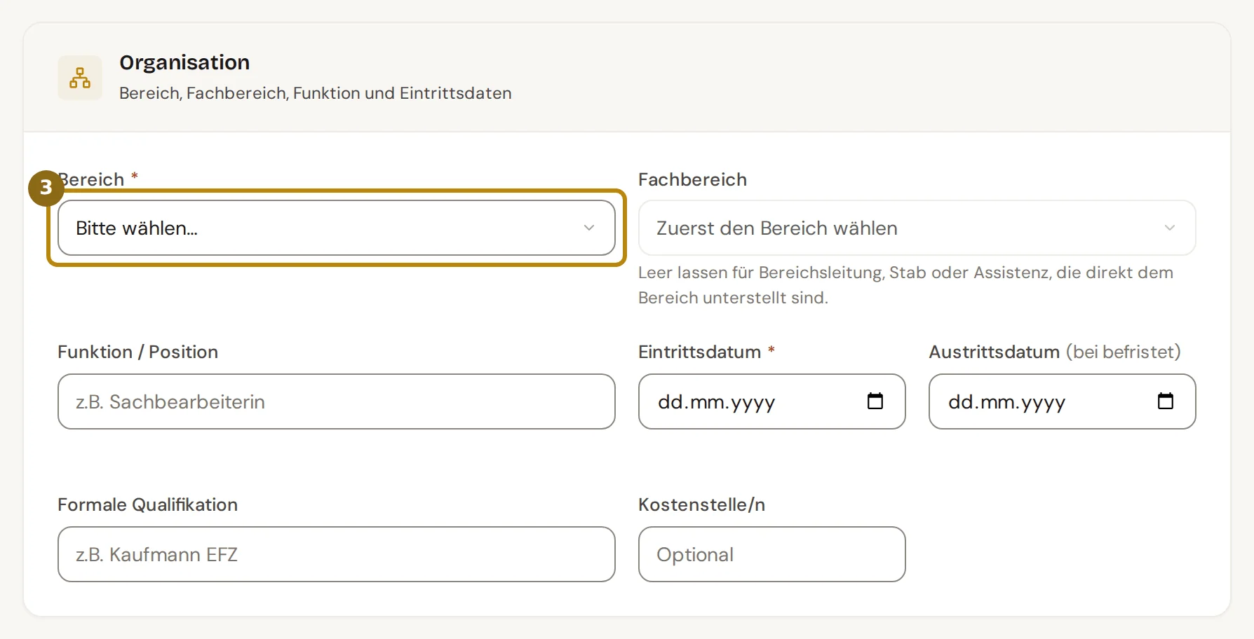 Abschnitt Organisation mit Bereich, Fachbereich, Funktion und Eintrittsdatum, markiert ist die Auswahl Bereich