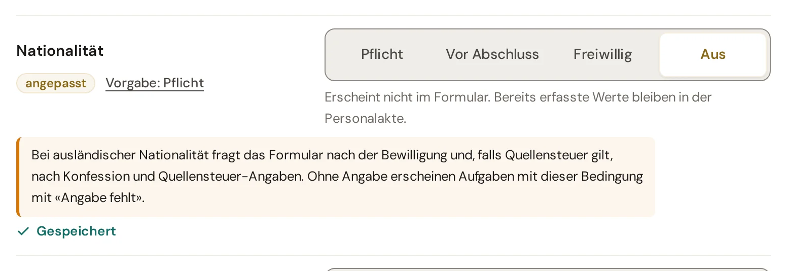 Zeile Nationalität nach dem Wechsel auf Aus, mit dem Vermerk angepasst, der Bestätigung Gespeichert und dem Hinweis, was an der Angabe hängt